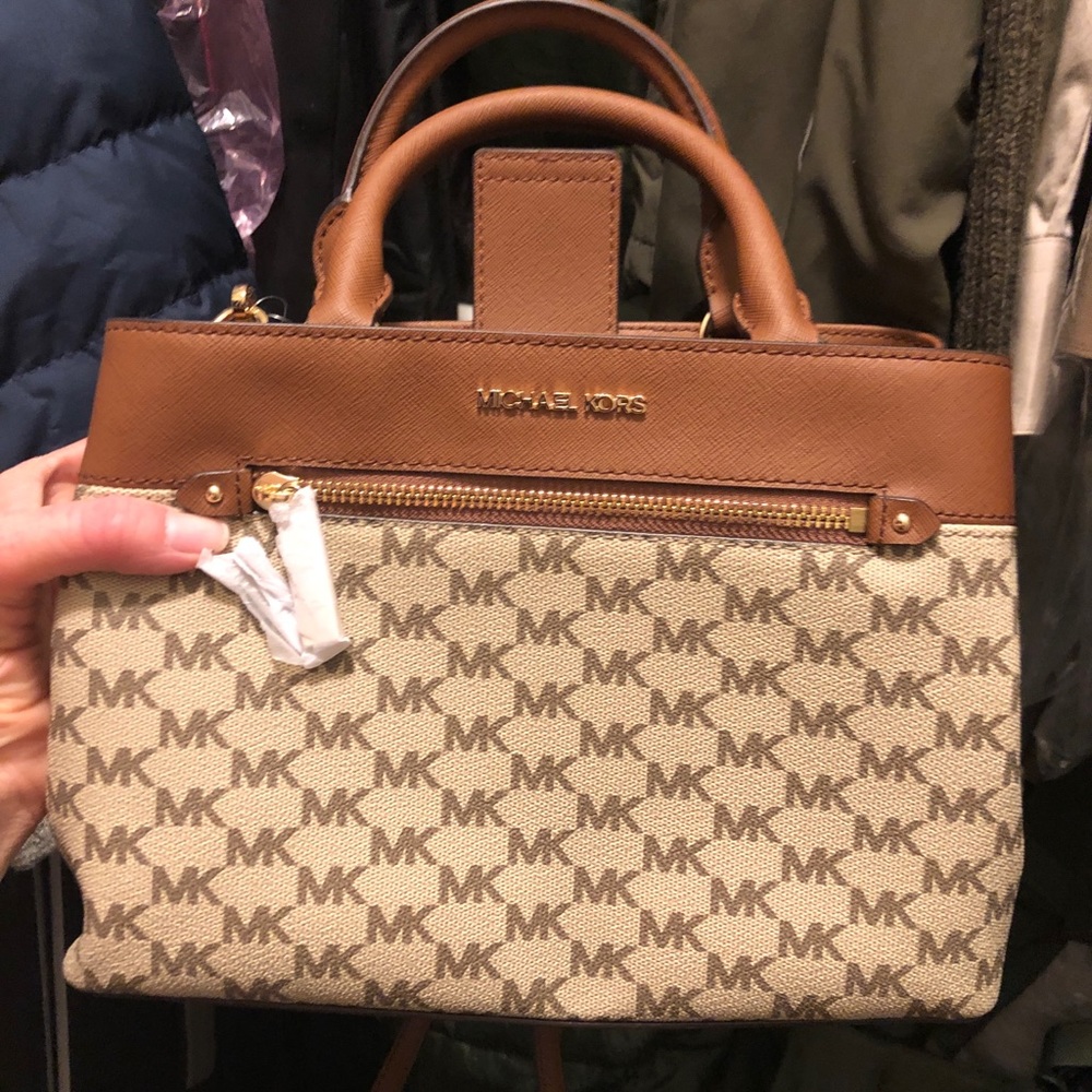NWT Michael Kors Hailee Satchel